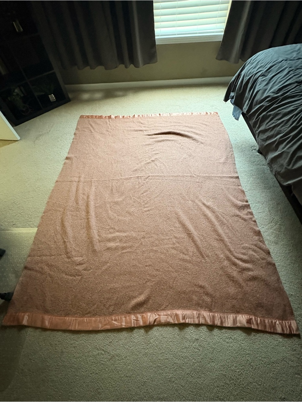 Vintage Kenwood Andronac 100% wool blanket with Satin Trim